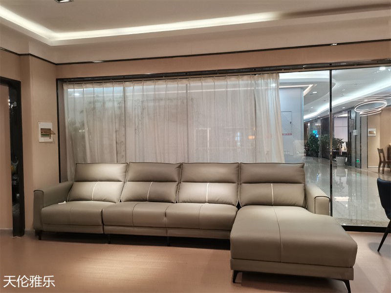 天倫雅樂現代簡約輕奢軟體家具展廳實拍6