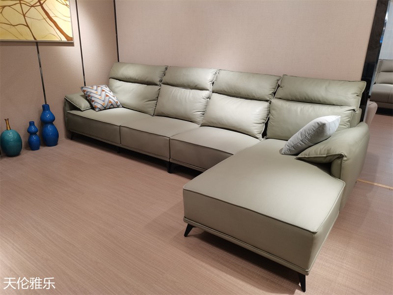 天倫雅樂現代簡約輕奢軟體家具展廳實拍9