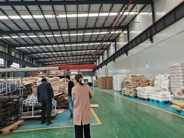 江西南康網紅注塑滾塑家具工廠展廳實拍10