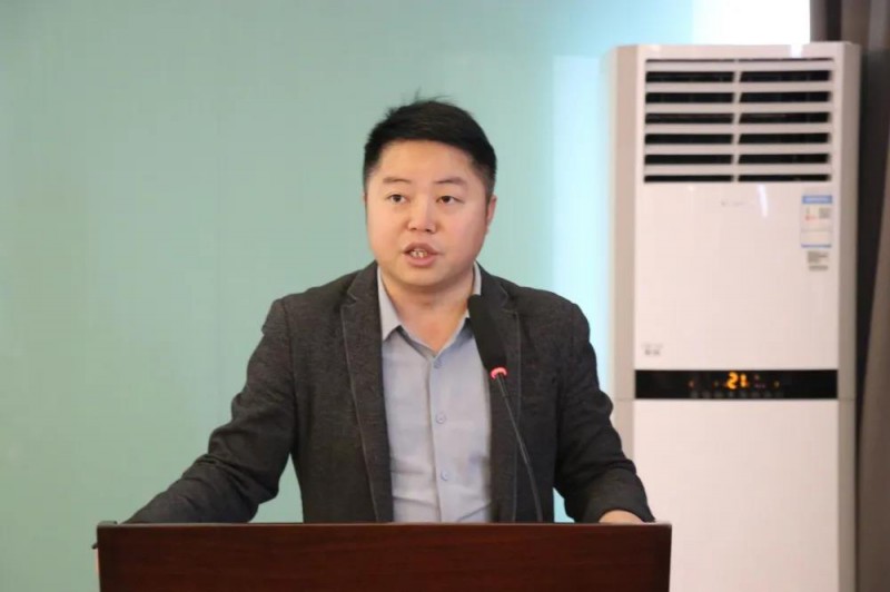 區家具協會秘書長楊劍主持會議