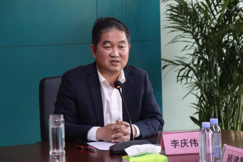 區(qū)家具產(chǎn)業(yè)促進(jìn)局局長李慶偉