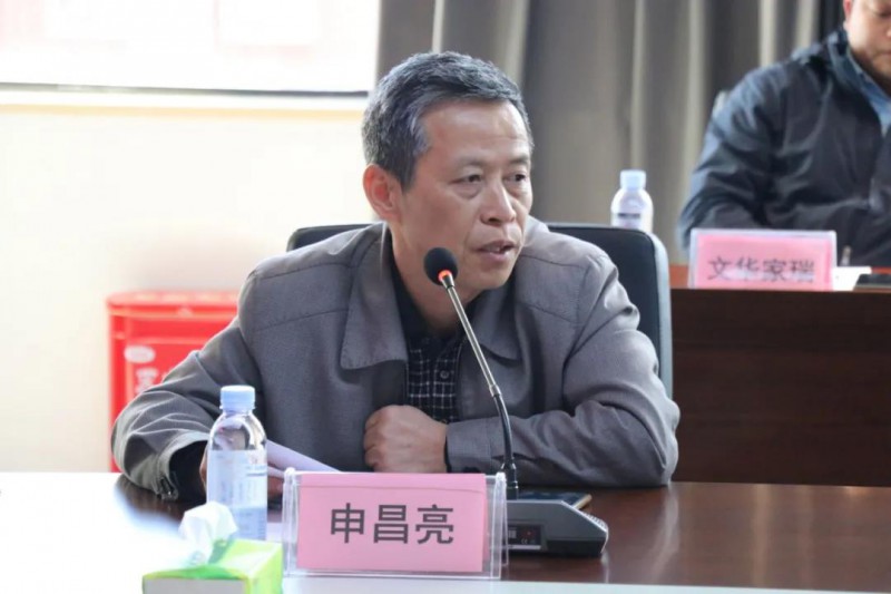 區(qū)家具產(chǎn)業(yè)促進(jìn)局副局長申昌亮