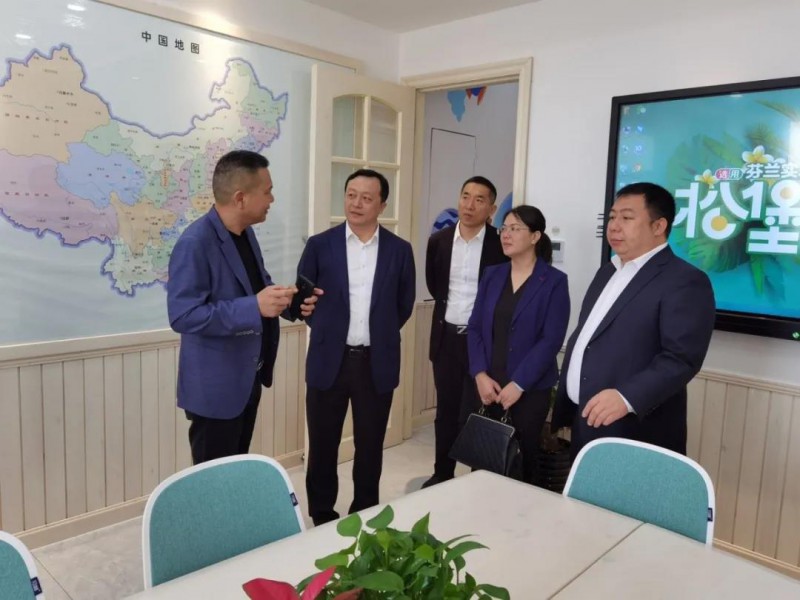 此前，贛興區長也圍繞我區&ldquo;1+2+N&rdquo;產業集群建設率隊在廣東省深圳市、廣州市等地考察招商