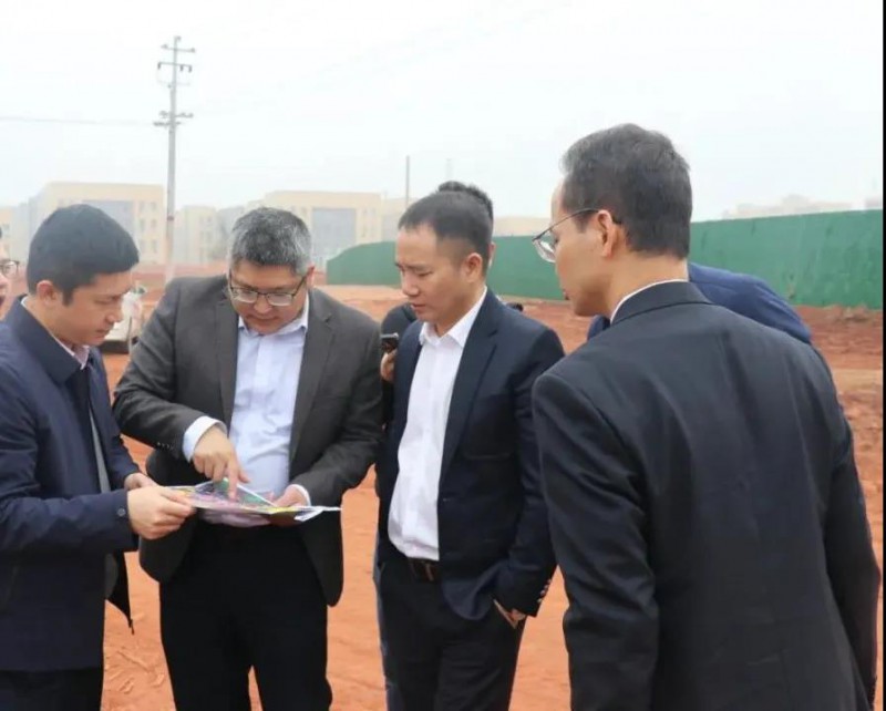 A家家居、仁豪家居一行蒞臨南康考察洽談