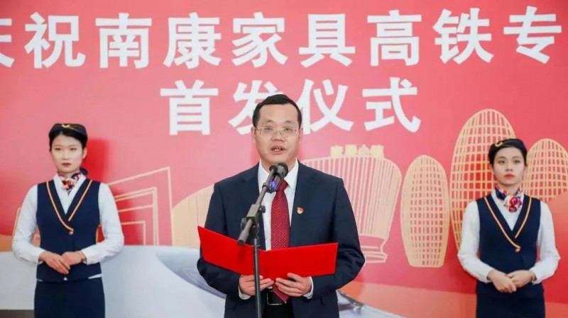 區委副書記李干東