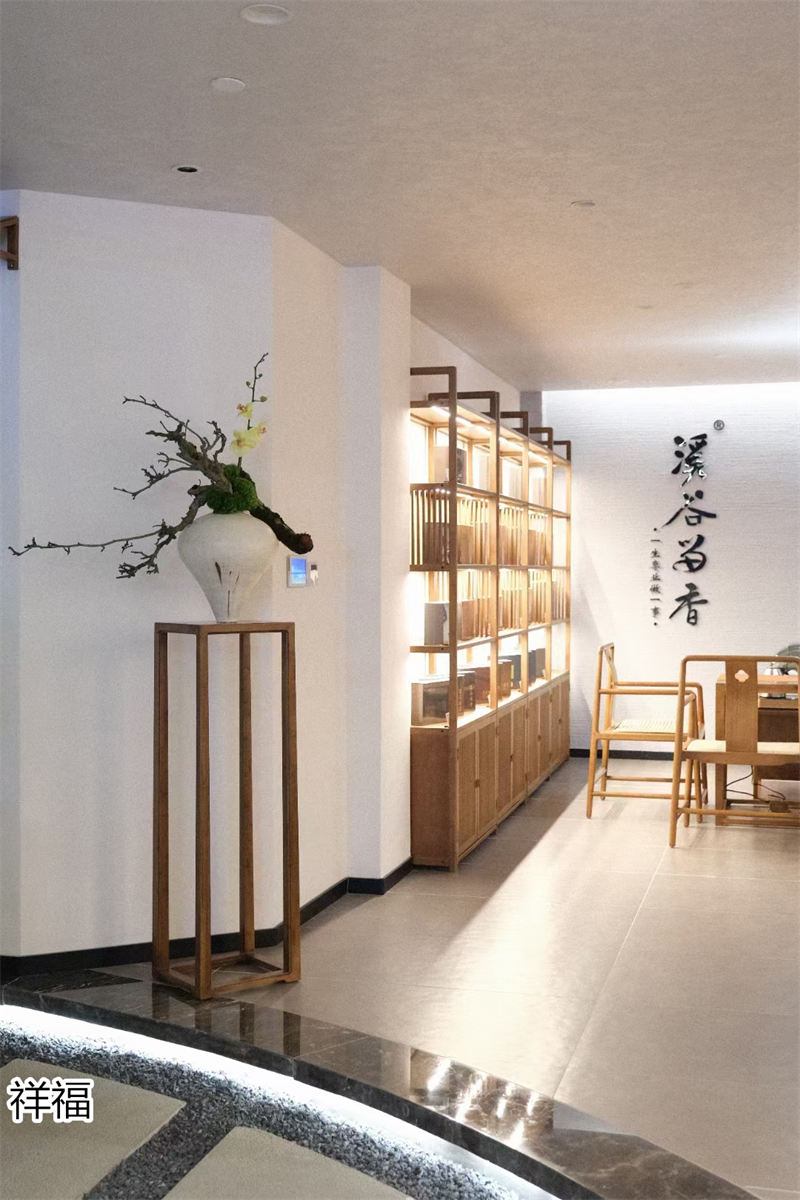 祥福竹家具辦公空間、茶空間、康養(yǎng)民宿、音樂(lè)館、大劇院茶藝館,書畫、國(guó)學(xué)、插花桌椅工程定制廠家