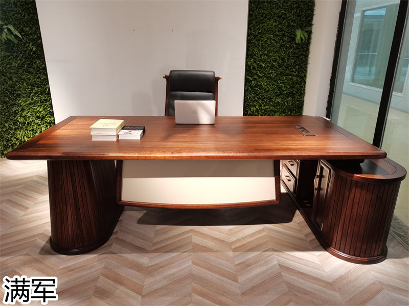 滿軍實木辦公家具展廳實拍
