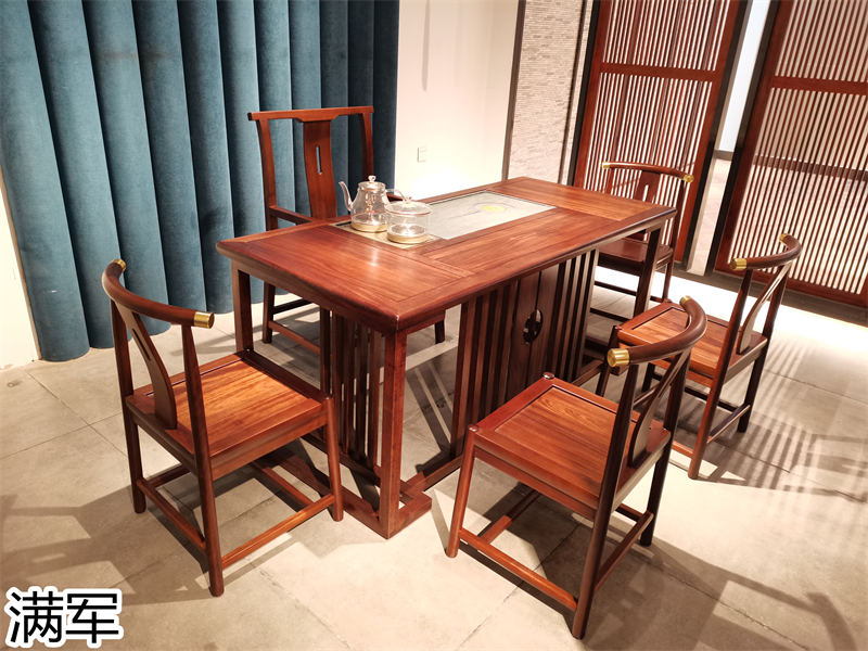 滿軍實木辦公家具展廳實拍