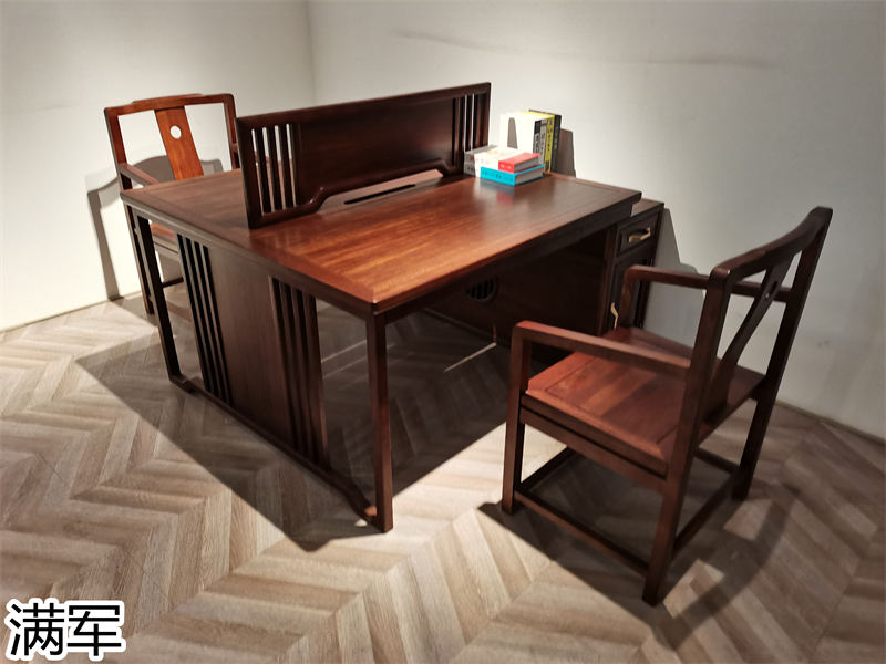 滿軍實木辦公家具展廳實拍