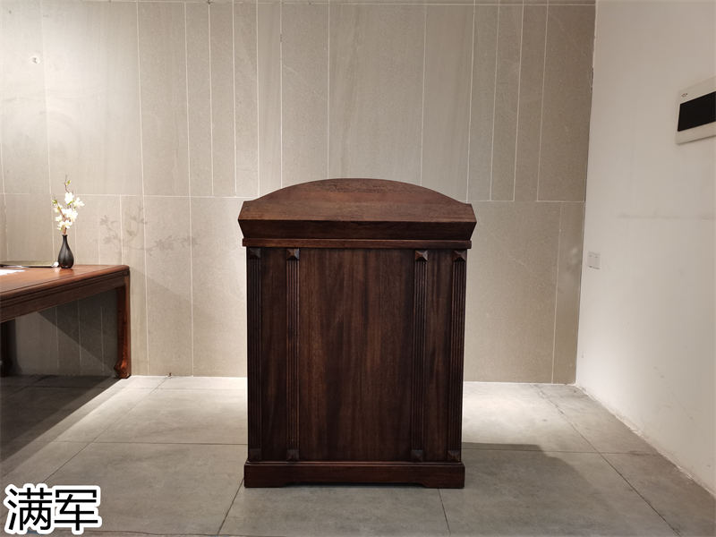 滿軍實木辦公家具展廳實拍
