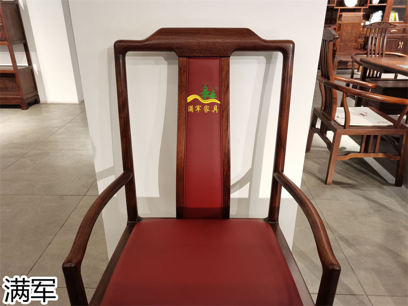 滿軍實木辦公家具展廳實拍