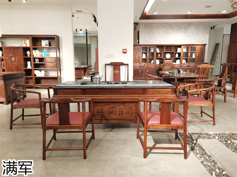 滿軍實木辦公家具展廳實拍