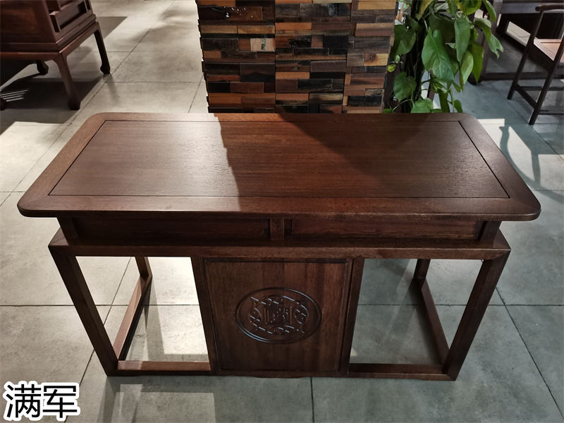 滿軍實木辦公家具展廳實拍