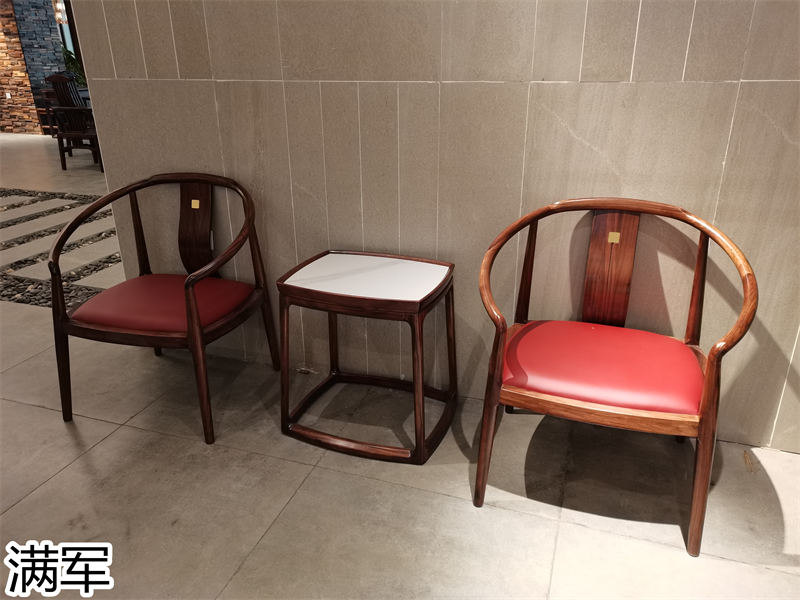 滿軍實木辦公家具展廳實拍