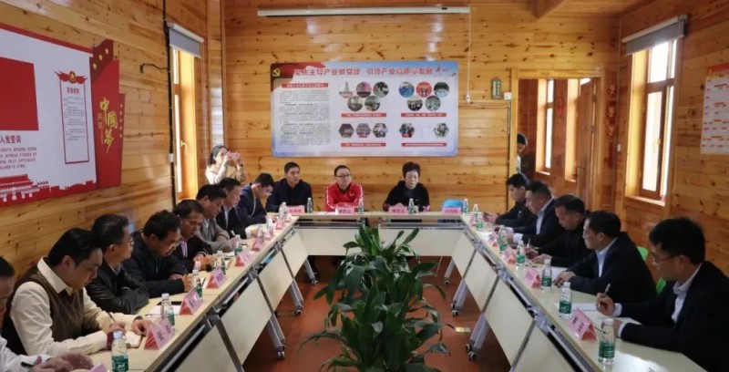 于都服裝產(chǎn)業(yè)來南康交流取經(jīng)，與南康家具結(jié)成戰(zhàn)略合作聯(lián)盟