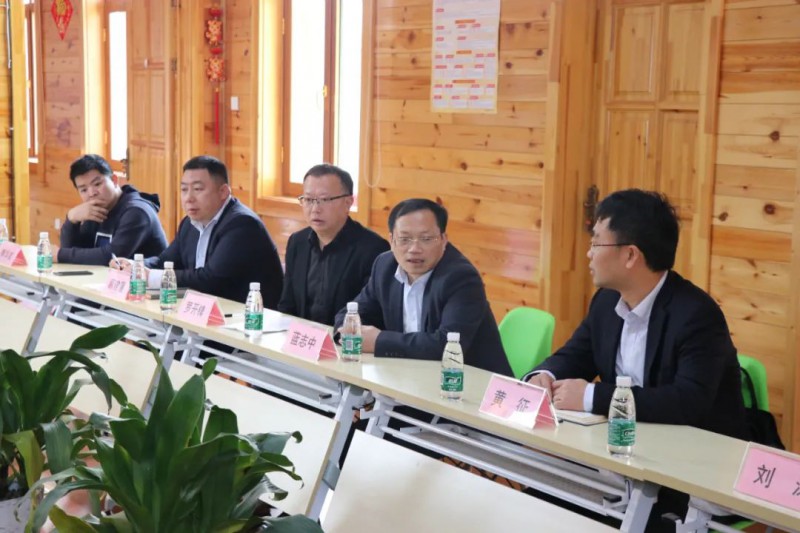 座談會上，雙方就協(xié)會組織建設(shè)、政府賦能產(chǎn)業(yè)進行了經(jīng)驗交流