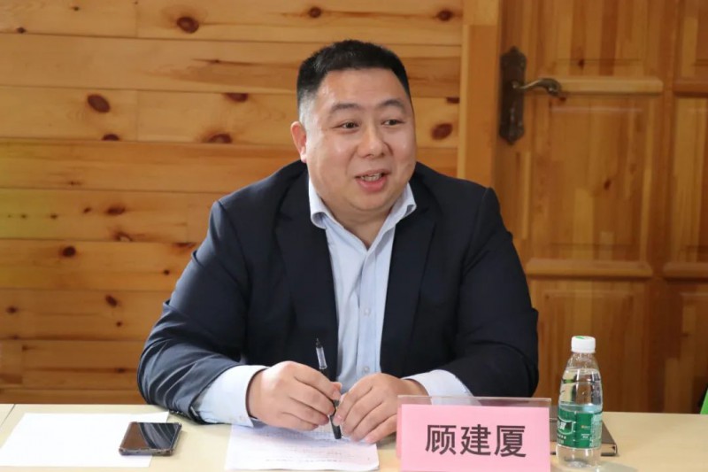 區(qū)家具協(xié)會會長顧建廈