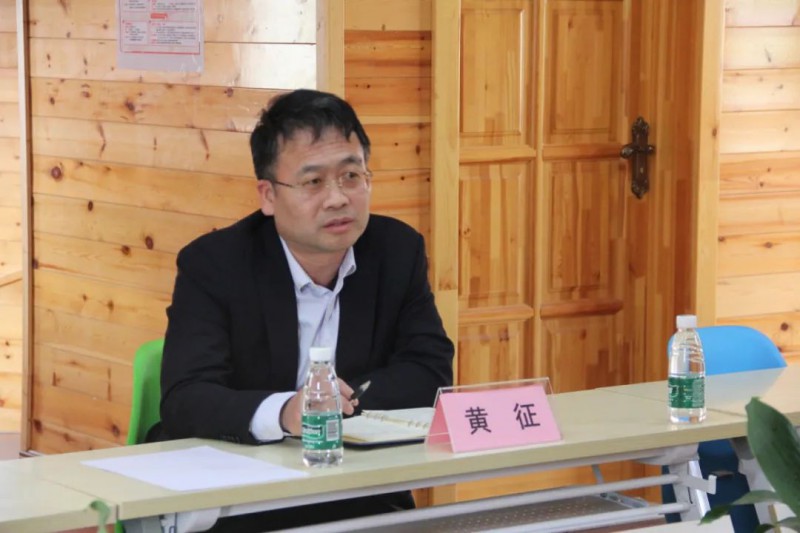 區(qū)委統(tǒng)戰(zhàn)部副部長、區(qū)工商聯(lián)黨組書記黃征