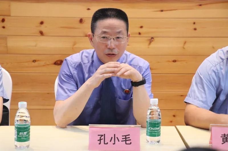 南康區(qū)檢察院黨組書(shū)記、檢察長(zhǎng)孔小毛