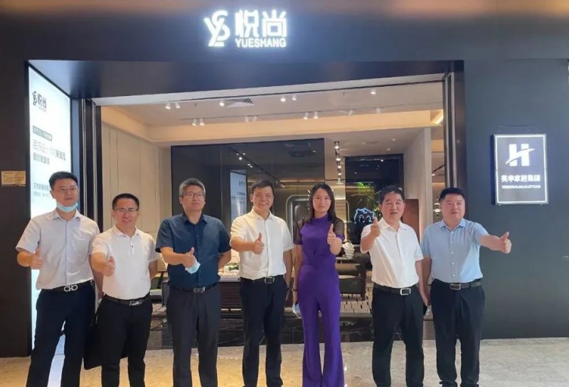 南康區(qū)人大主任賴彥辰,區(qū)委常委,副區(qū)長李成勝率隊