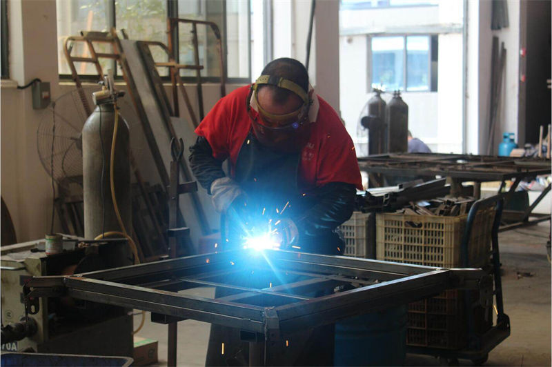 良友五金家具配件廠家