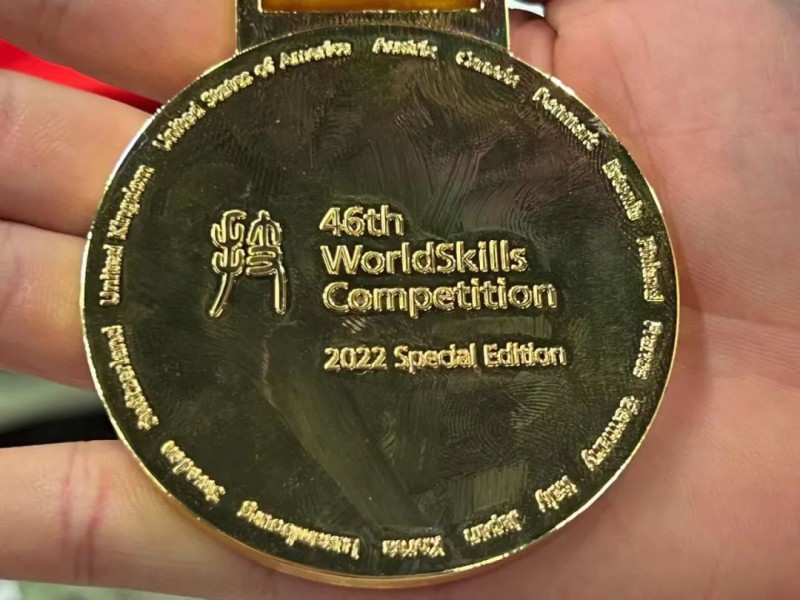 此次的奪冠，向全世界展現了南康家具人職業精神素質和制造工藝水平，對南康家具邁向世界具有里程碑意義！