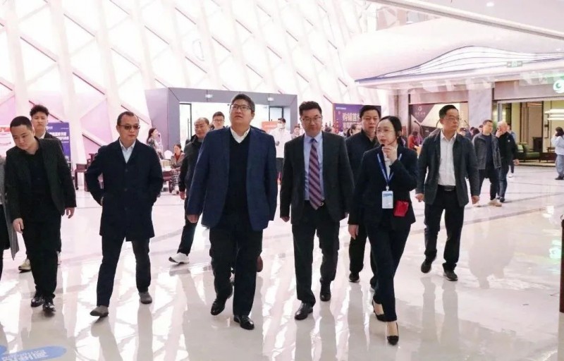 參加活動的領導嘉賓參觀主會場