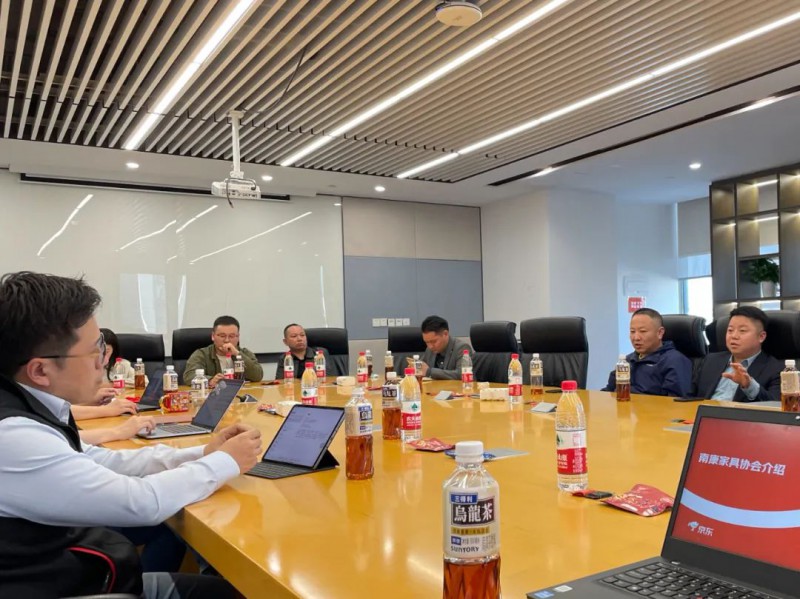 南康區(qū)家具協(xié)會秘書長楊劍