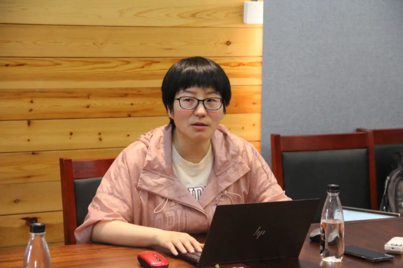 浙江省輕工業品質量檢驗研究院、浙江省家具標準化技術委員會所長、秘書長鐘文翰