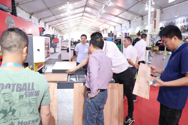 廣大參展商、經(jīng)銷商與南康家具企業(yè)將通過本次博覽會精誠合作、互利共贏1