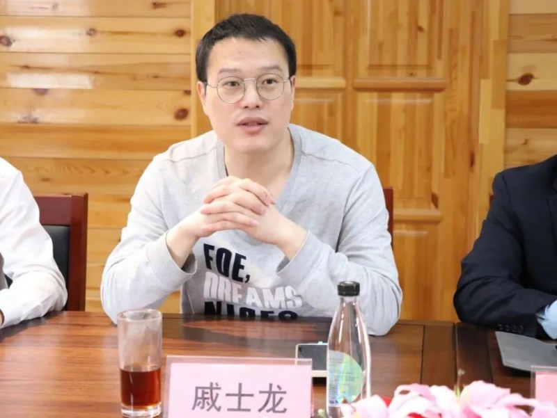 世界橡膠木產業聯盟秘書長、國家木材與木制品性能質量檢驗檢測中心執行主任戚士龍