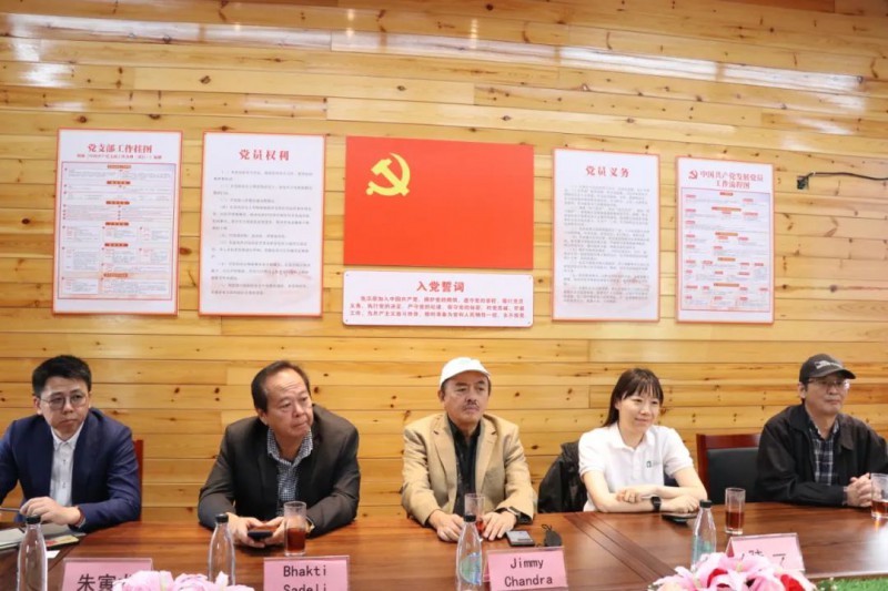 國際交流團一行