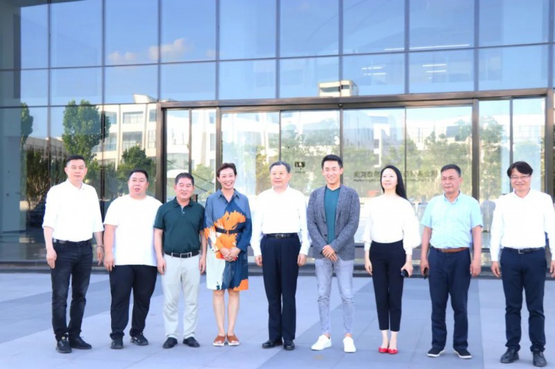 世界家具聯合會主席徐祥楠在南康調研2