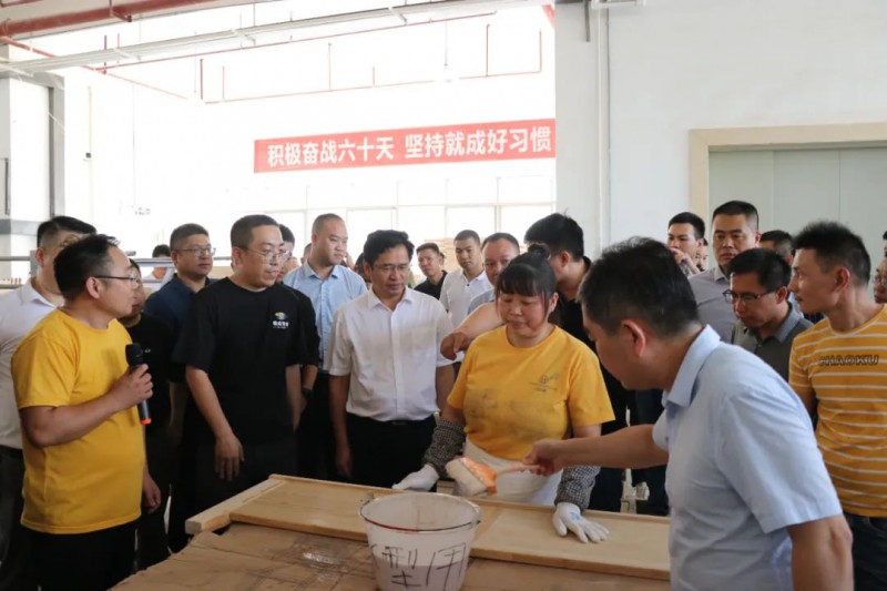 現場觀摩水性涂料新技術