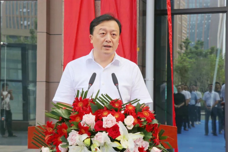 區(qū)委副書記、區(qū)長李贛興為活動(dòng)致辭