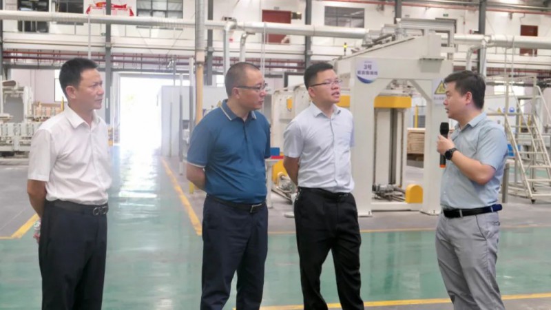 省委黨校應急管理研究中心調研組一行到南康區實地走訪調研家具企業安全生產現狀工作2