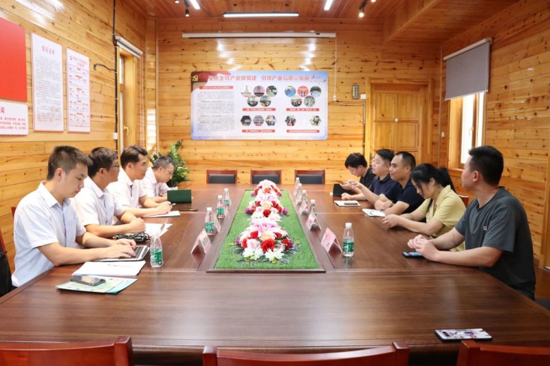 樂從市場監督管理所到南康考察家具產業發展情況