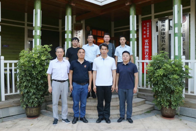 南康區市場監督管理局郭華連、王孟,順德區市場監督管理局樂從市場監督管理所黃清波、鐘冬明一同參加考察