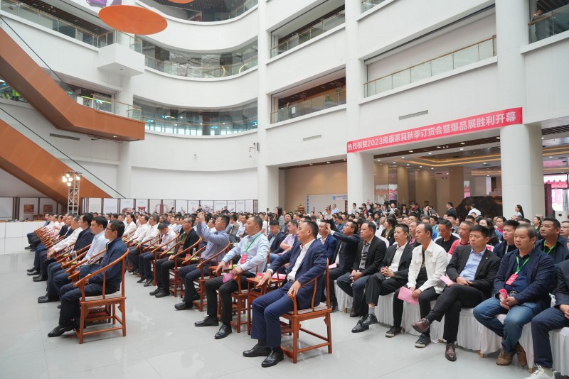 市委常委、區(qū)委書記何善錦出席開幕式并致辭