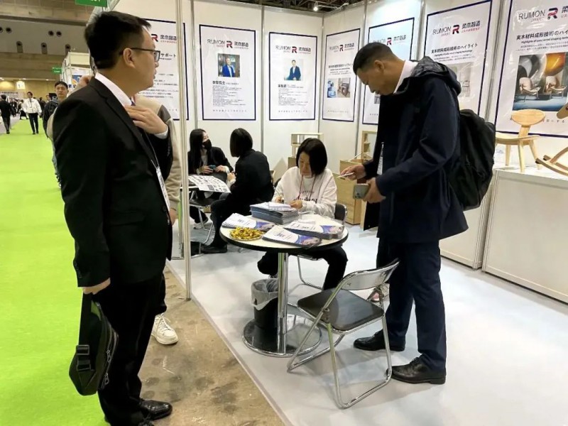 展會現場，客商咨詢不斷！