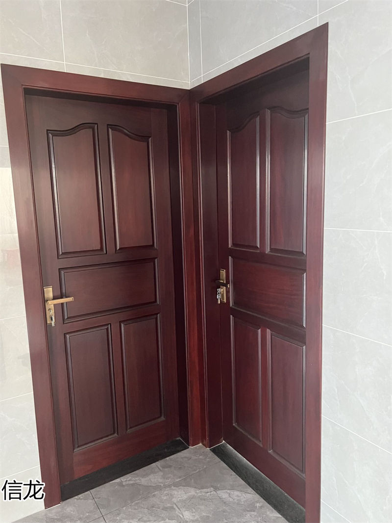 信龍紅木門