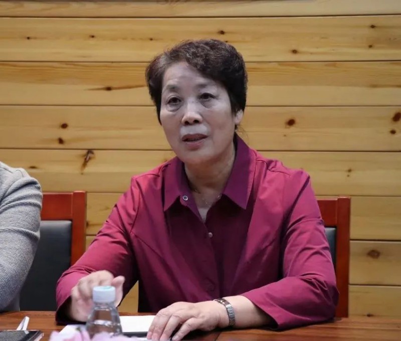 陜西省家具協(xié)會(huì)會(huì)長、福樂集團(tuán)董事長靳喜鳳