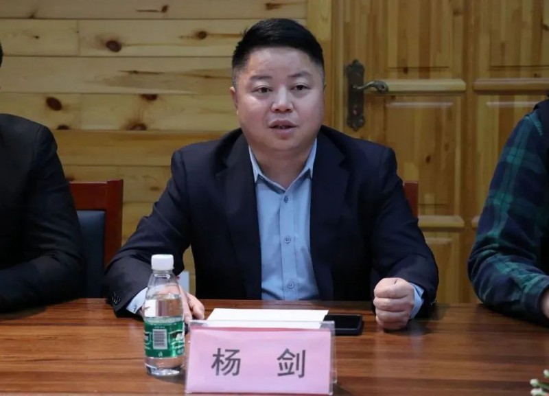 區(qū)家具協(xié)會(huì)秘書長楊劍