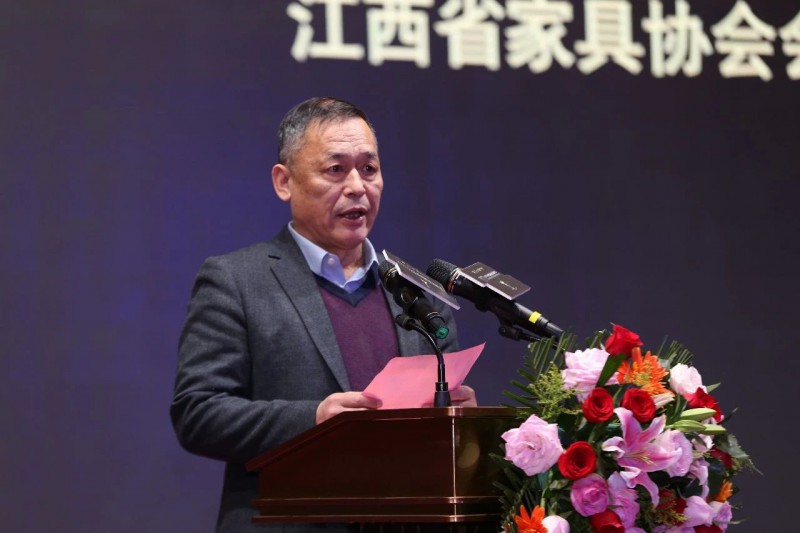 江西省家具協會會長劉偉為大會致辭