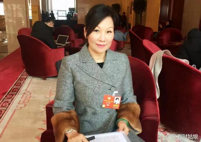 翟美卿的經(jīng)歷便是白手起家,草根逆襲的真實(shí)寫照