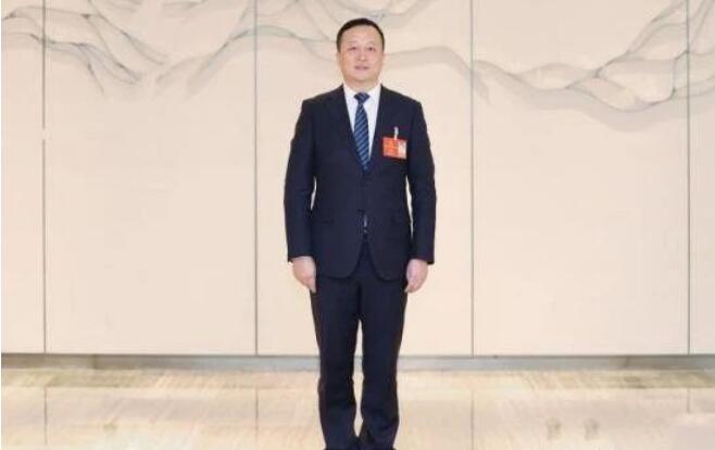 江西省人大代表、贛州市南康區委副書記、區長李贛興