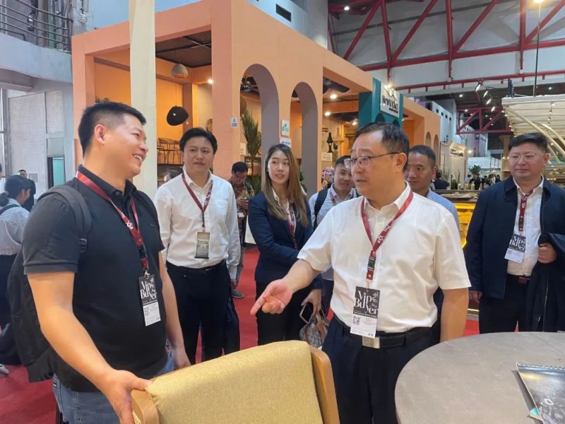 贛州市委常委、副市長何琦帶隊(duì)巡展1