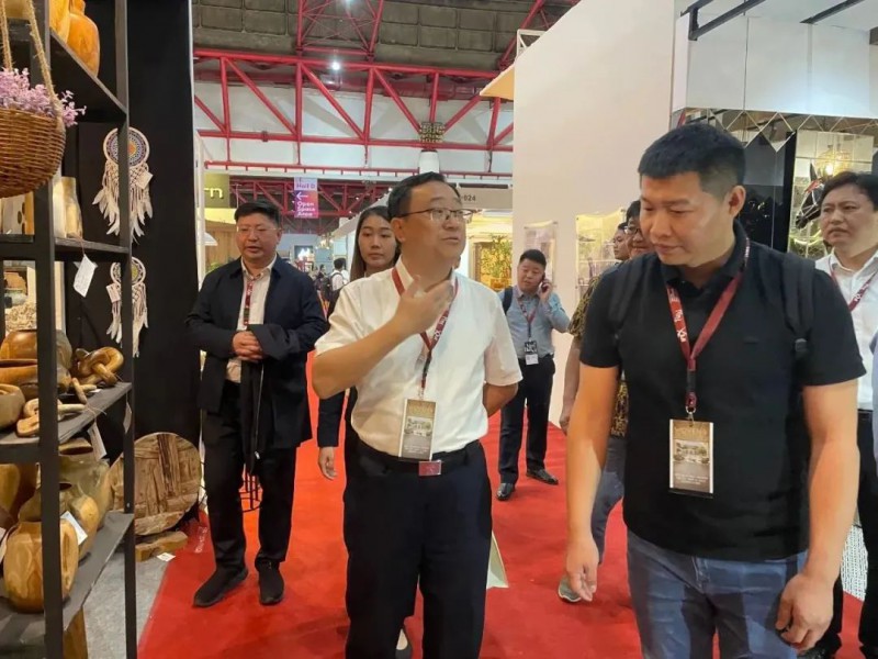 贛州市委常委、副市長何琦帶隊(duì)巡展2