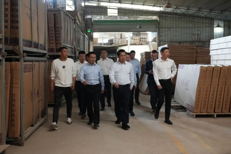 何善錦調研家具企業&ldquo;油改水&rdquo;工作1